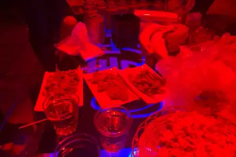深圳罗曼达商务夜场招聘（轻松日结）便装上班没忧愁