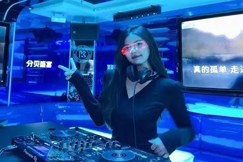 吐鲁番夜总会招聘促销员,吐鲁番高端夜场诚聘,寻觅闪耀之星